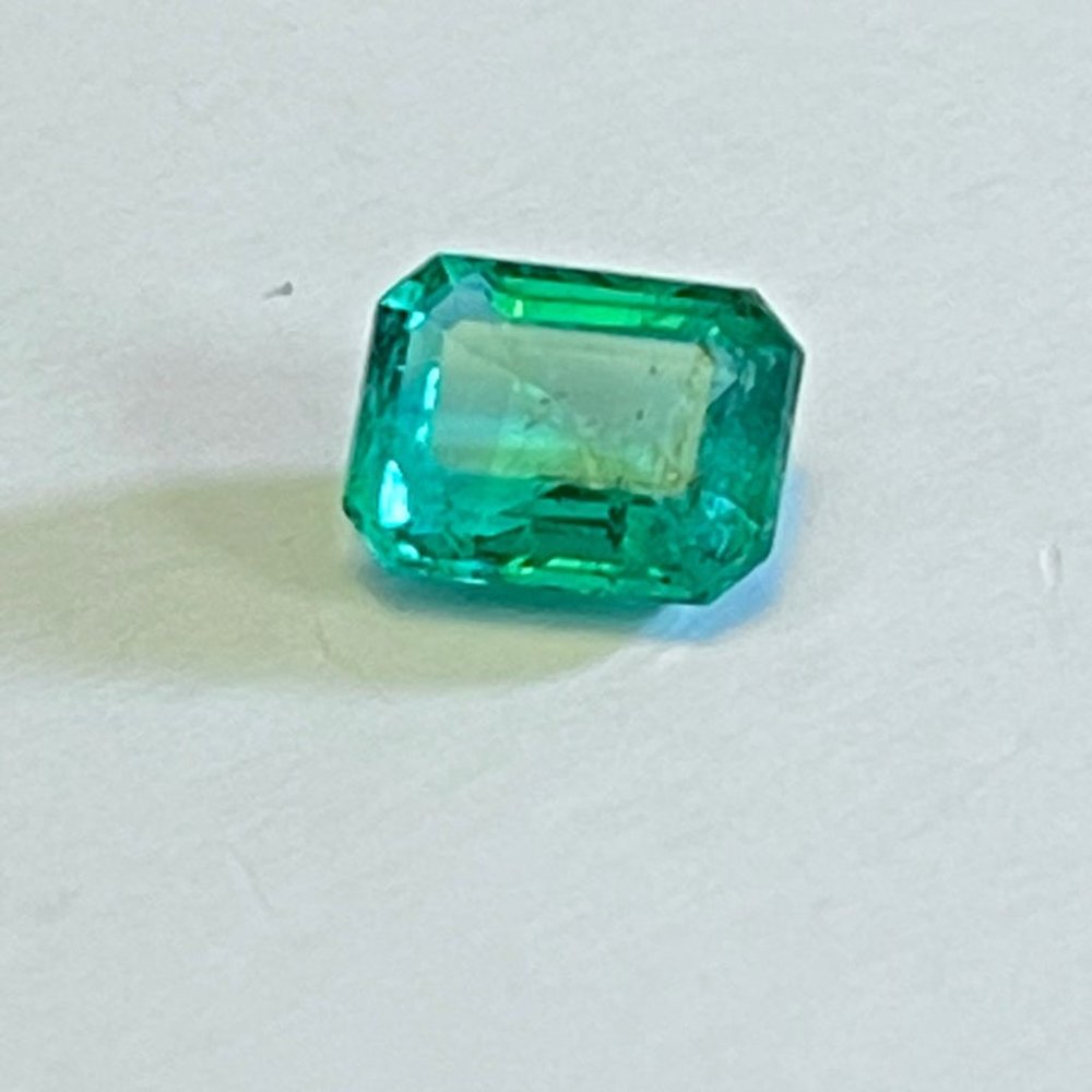 Intense Natural Beryl Emerald 1.40 carats! - Picture 7 of 10